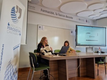 Almudena Ruiz y Ana Bustamante durante su intervención.